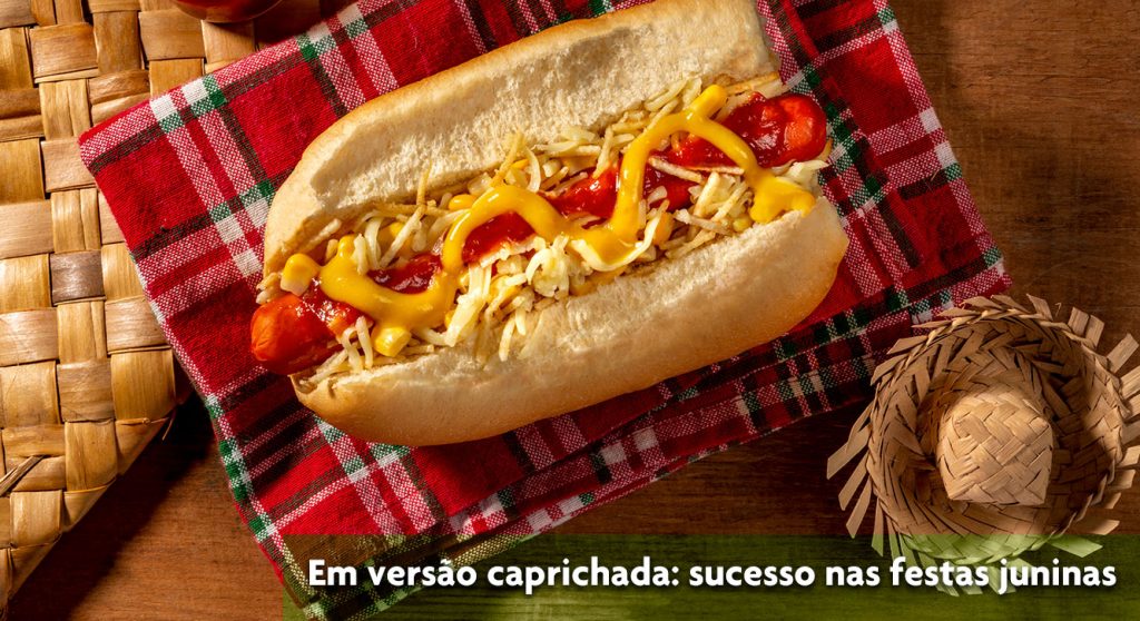 Cachorro Quente Estilo Brasileiro Com Mostarda Ketchup Palha